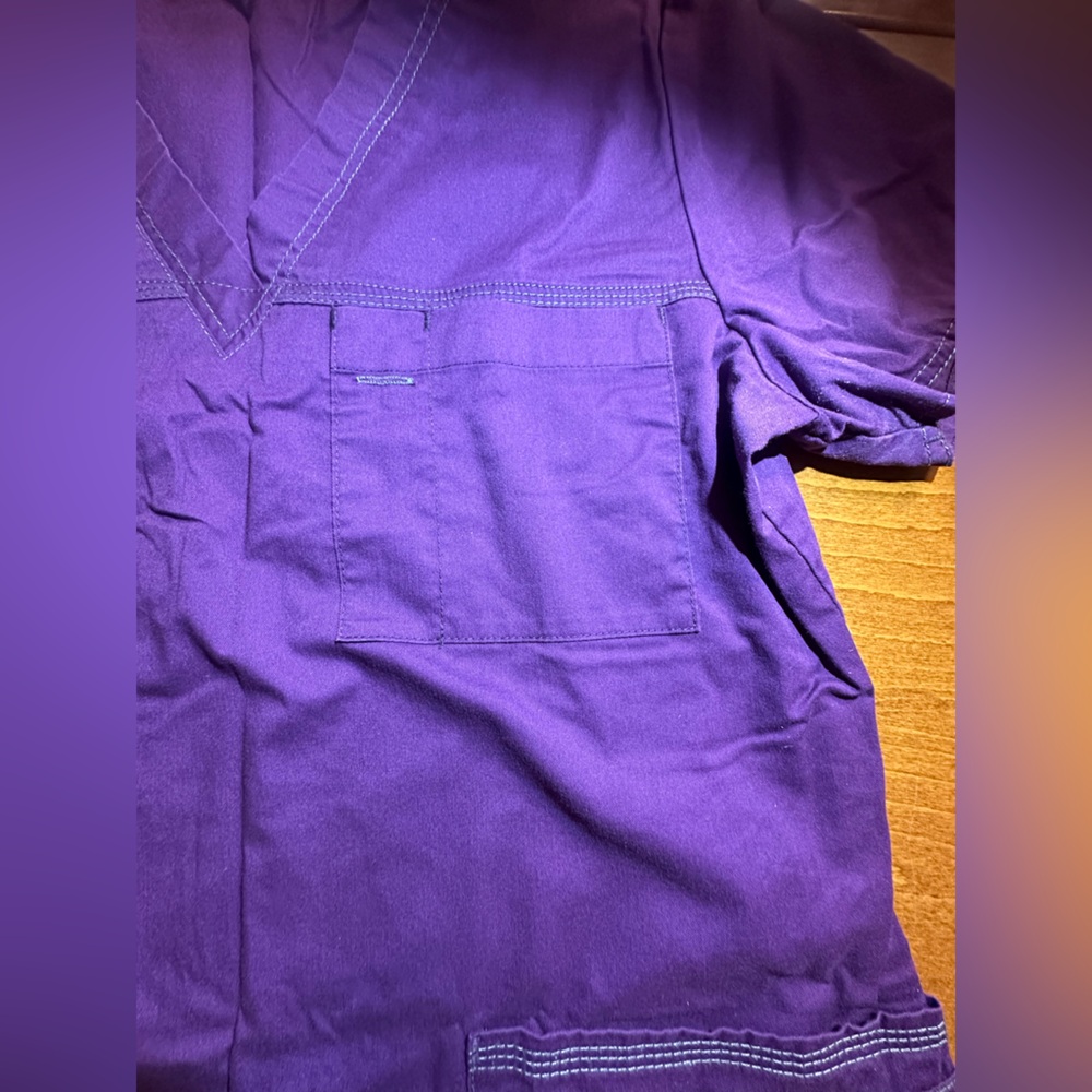Dickies Woman’s Scrub Top - Purple Size M - Picture 2 of 6